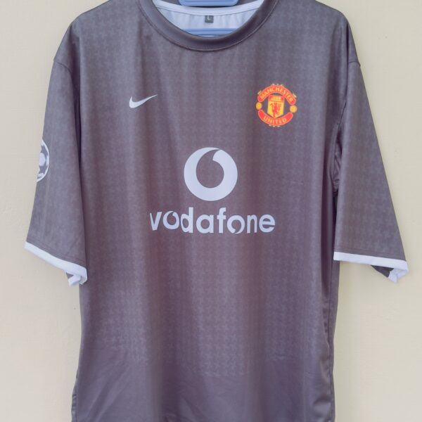 MANCHESTER UNITED 2006-2007 AWAY RONALDO FIVESLEEVE