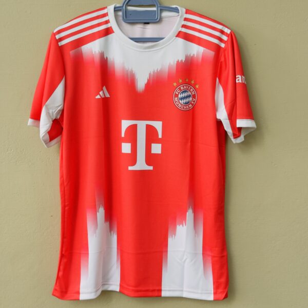 BAYERN MUNICH 25-26 HOME KIT KANE HALFSLEEVE