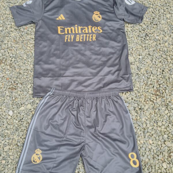 REAL MADRID 2023-24 THIRD FULL KIT KROOS